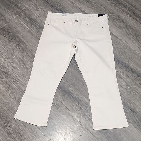 NWT Cream Gap Cropped Boot Jeans - Picture 1 of 8